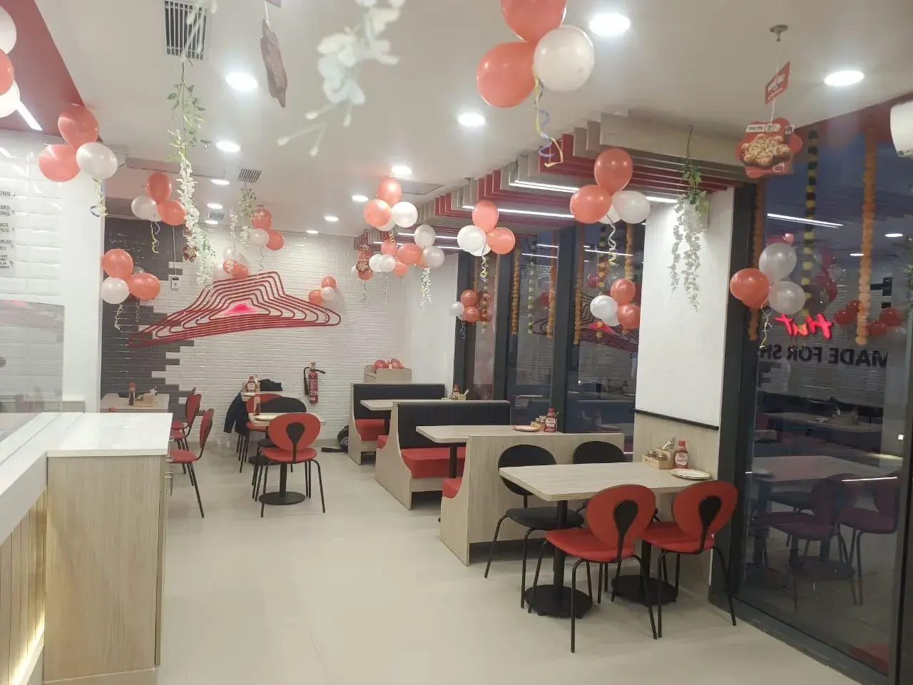 Pizza Hut Ramghar Tal Gorakhpur 4